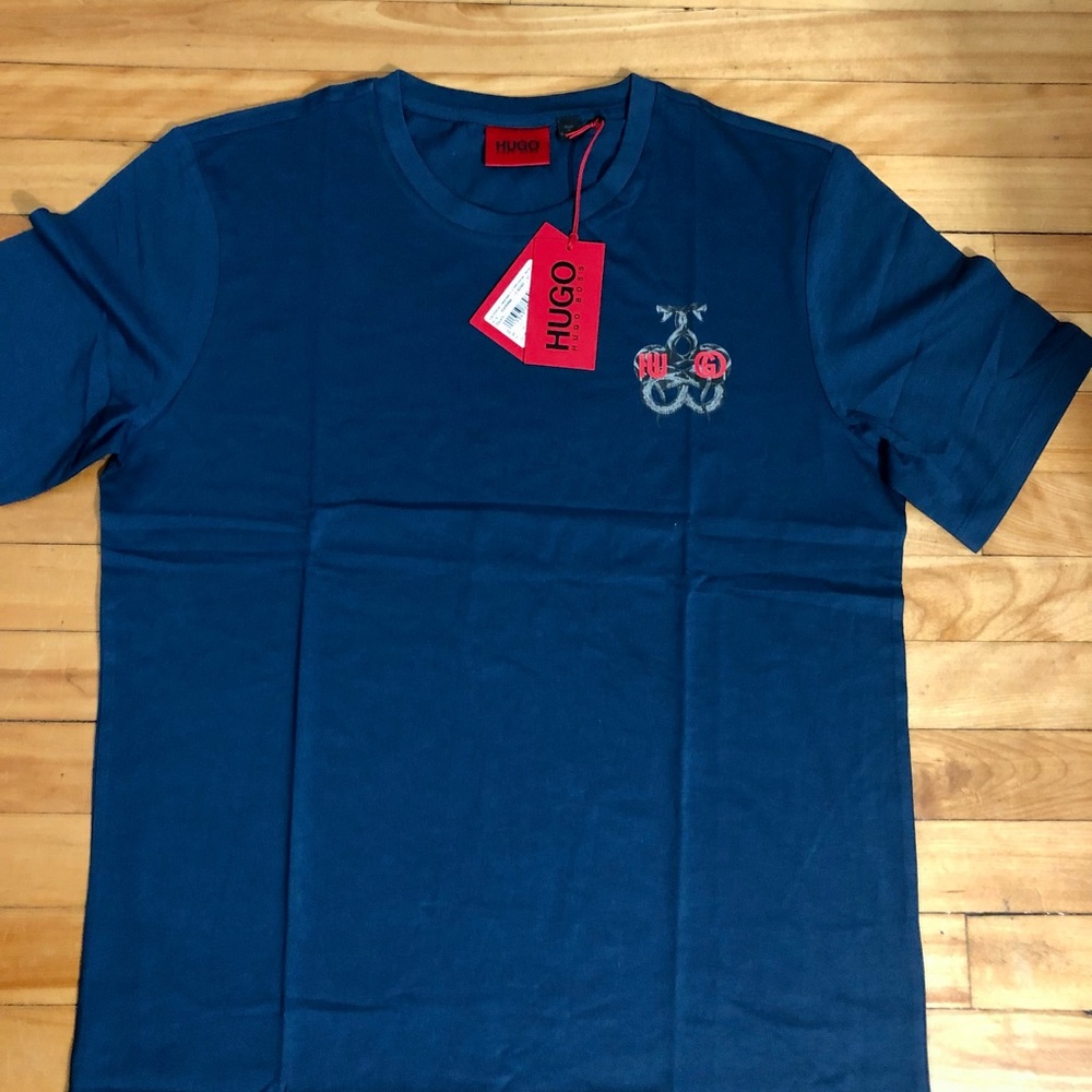 🔥🔥SOLD🔥🔥💯 Authentic Hugo boss t-shirt